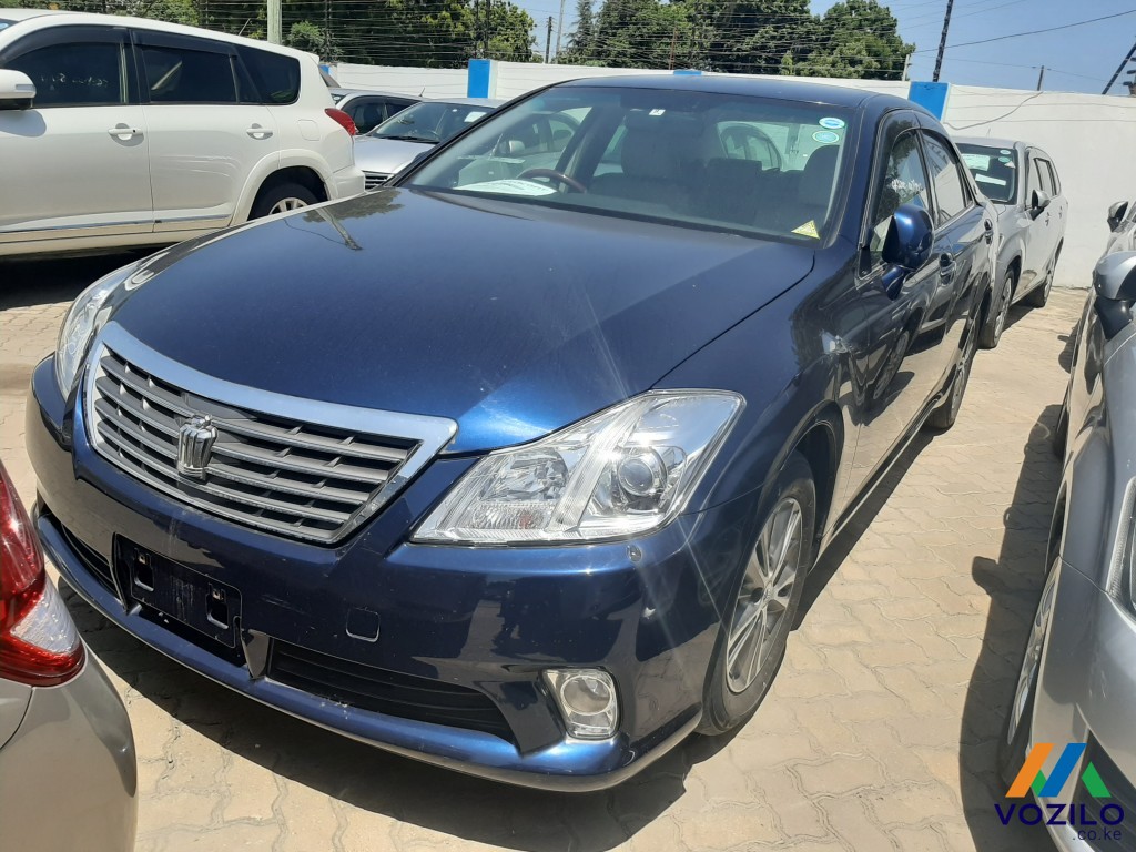 Toyota town crown