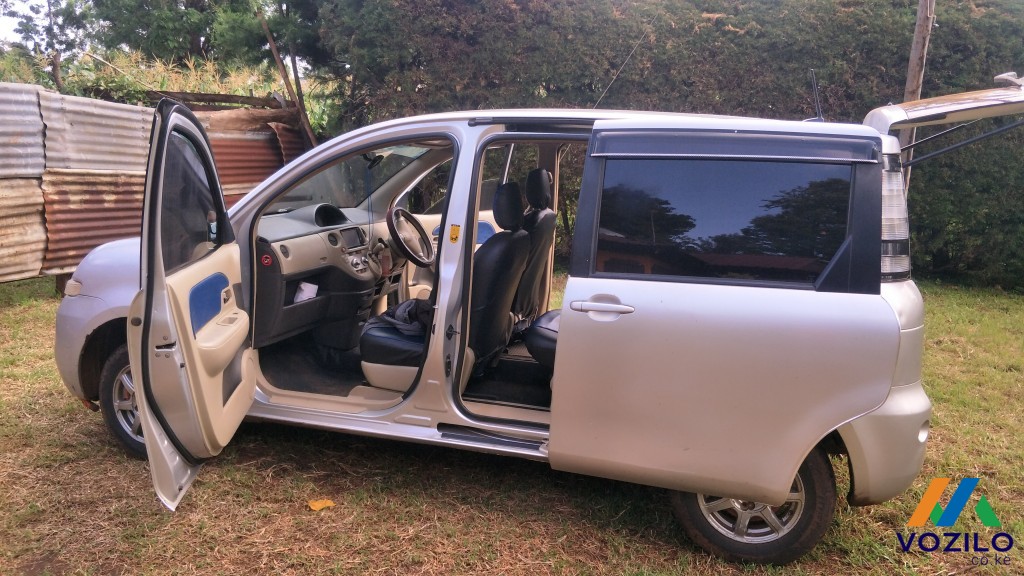 Toyota Sienta VOZILO Kenya